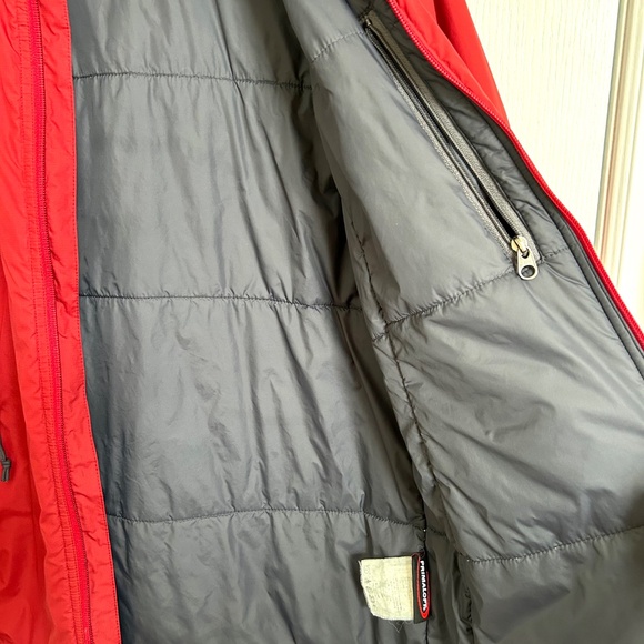 Medium MEC Red Ladies Primaloft Insulated Zip up Jacket Mountain Equipment Co-op - Picture 5 of 11